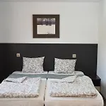 Bed & Breakfast барбел