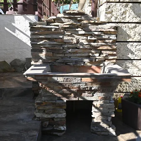 Bed & Breakfast барбел 3*