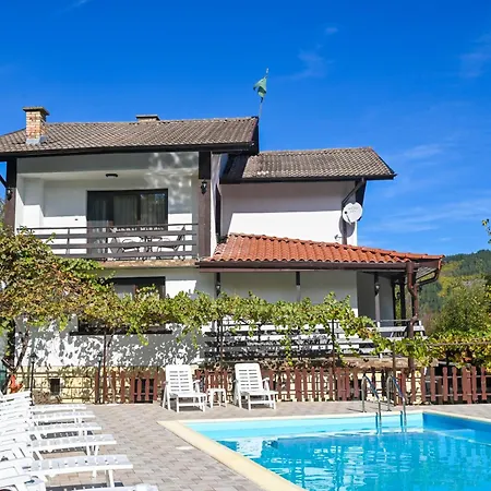 барбел Нощувка със закуска (B & B) 3*